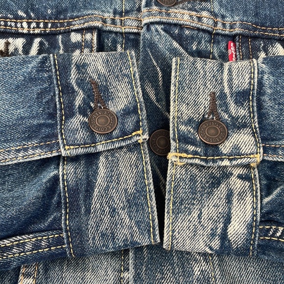 Levi’s Classic Trucker’s Jeans Jacket, Size Small - Picture 9 of 10